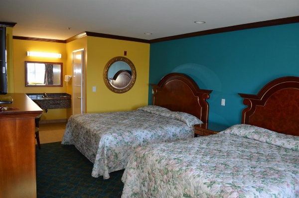 Cloud 9 Inn LAX image 11