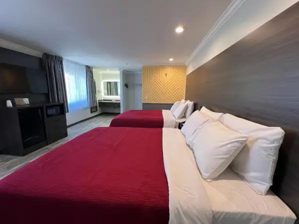 Cloud 9 Inn LAX 4