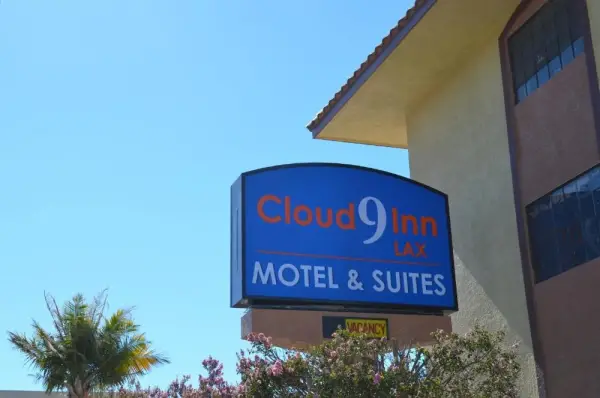 Cloud 9 Inn LAX 5